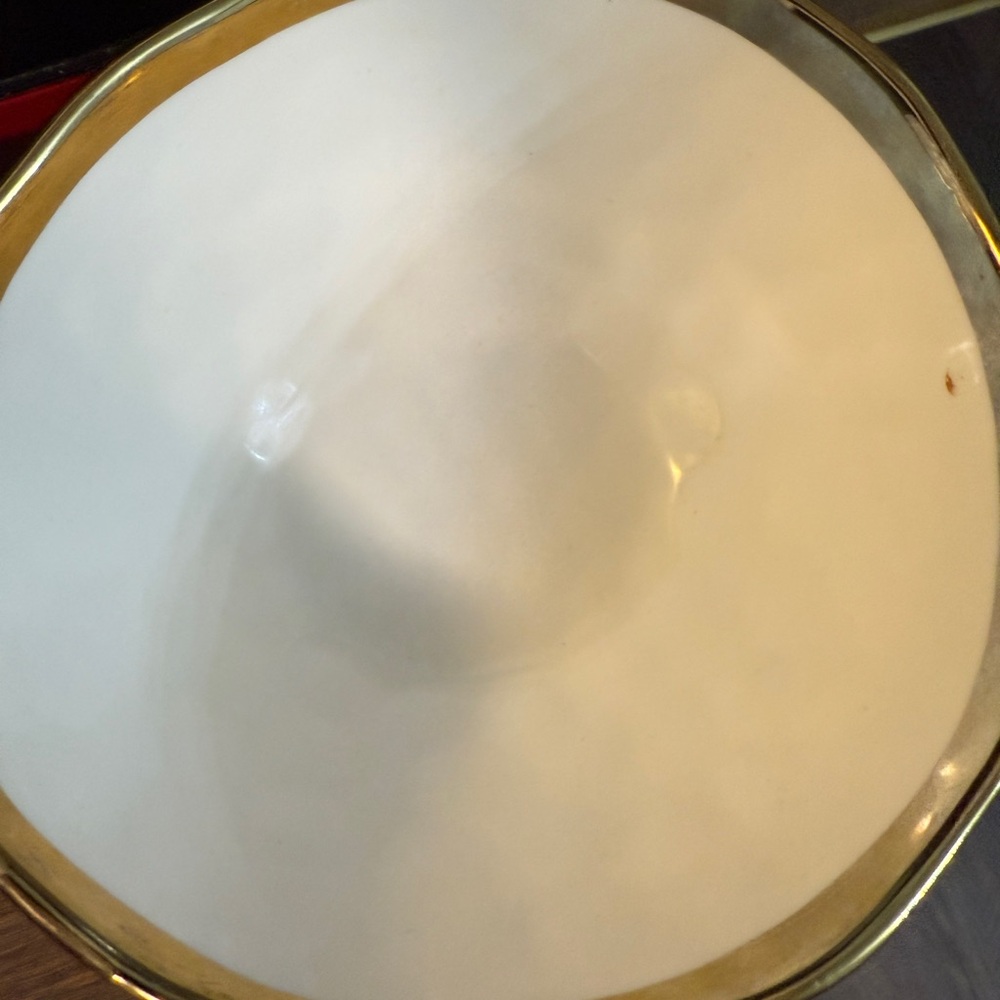 Elegant Gold Rimmed Bowls - Picture 2 of 3